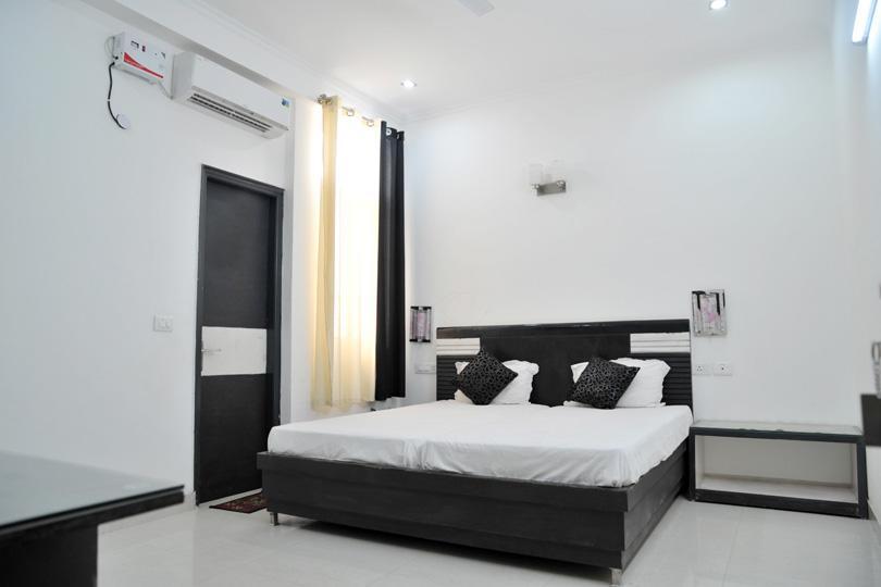 Aura Suites Gurgaon Exterior photo